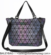 China Ready To Ship Shoulder Bag For Women Laser Geometric Tote Handbag Custom Bag And Purses From China Supplier supplier